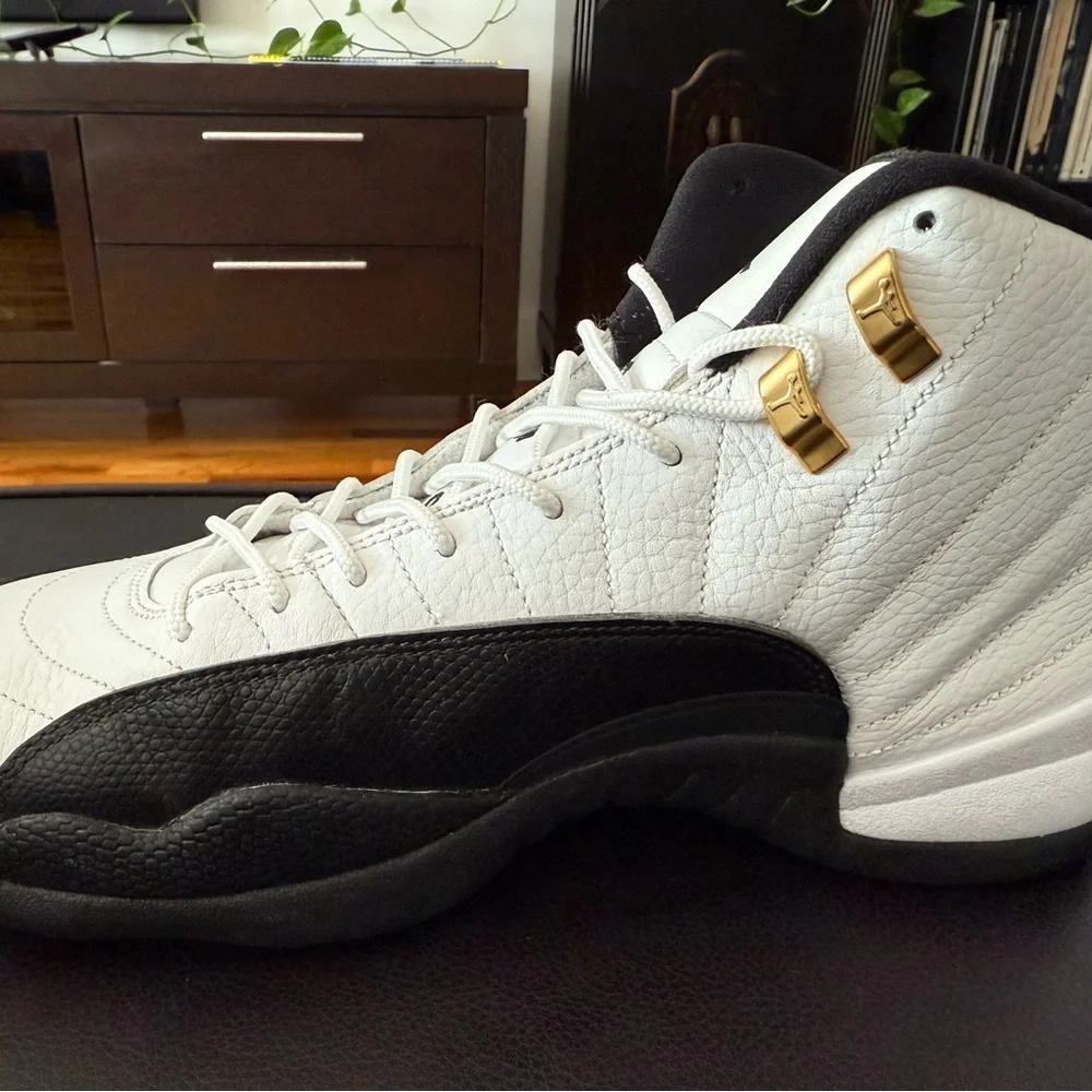 2013 Air Jordan 12 Retro “Taxi” White and Black Classic Sneakers - Picture 4 of 9